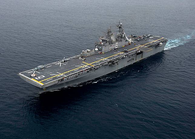 美國海軍的「美利堅號」兩棲突擊艦參與聯合軍演。   圖:翻攝自維基百科