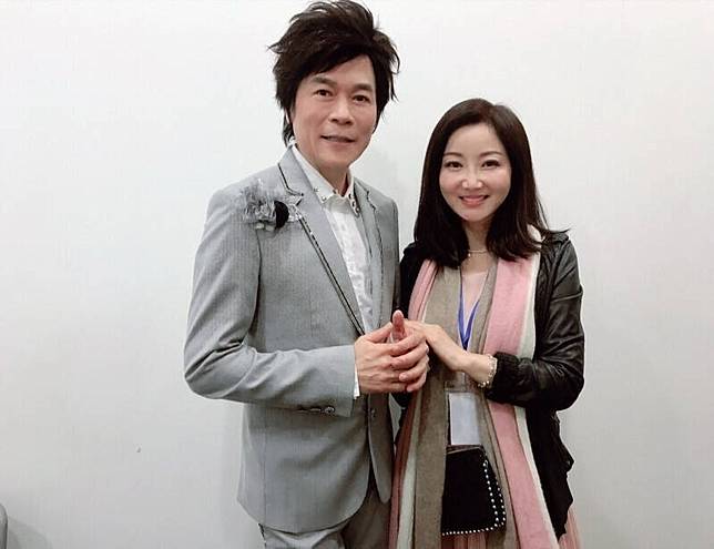 洪榮宏與老婆張瀞云。(宏遠音樂提供)