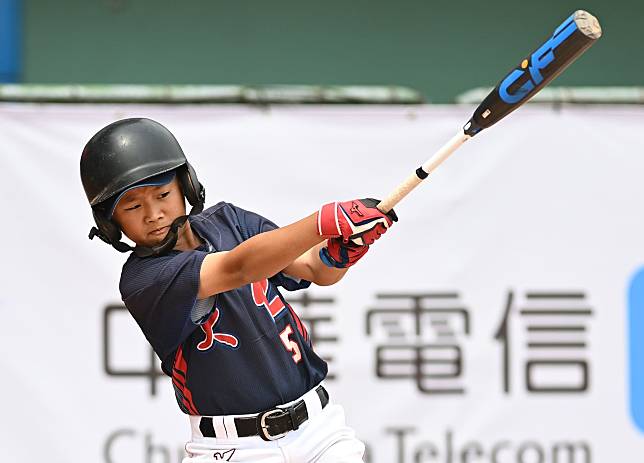 臺中市李岳燈結束5K低潮建功。