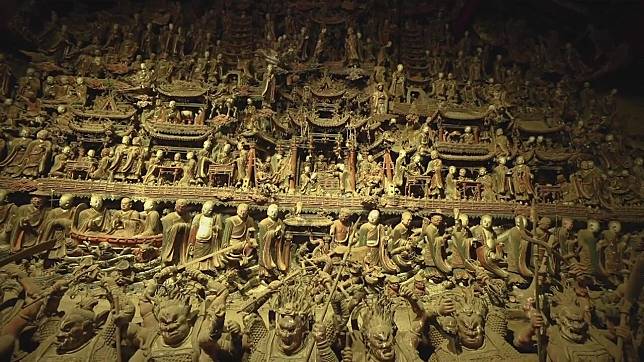 งดงาม! ปฏิมากรรม ‘พระพุทธรูป’ กว่า 3,700 องค์แห่งแดนมังกร