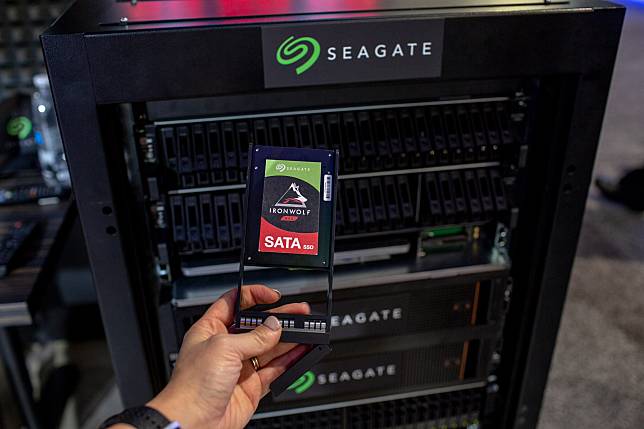 全球最大硬碟製造商希捷公司(Seagate)遭美國商務部指控涉嫌違反出口禁令出貨中國華為。圖為希捷公司產品。(FB/@Seagate)