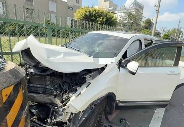 台南夫妻未用安全座椅，父駕車撿奶嘴自撞，致妻懷中女嬰身亡，法院依過失致死罪，各判處6個月，緩刑2年。(民眾提供)