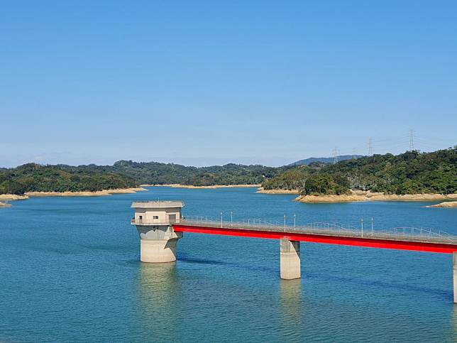 水情吃緊！供應竹科的寶二水庫，蓄水率跌到六成四。（圖：民眾提供）