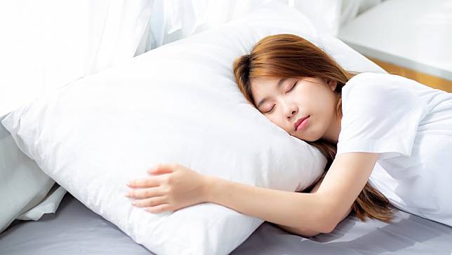 睡眠專科醫師：我每天睡4小時就夠！因為了解這5大睡眠秘訣