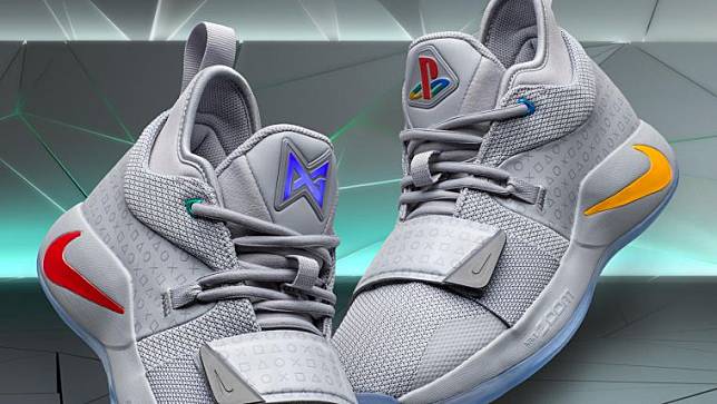 Nike PG 2.5 x PlayStation的設計靈感來自於初代 PlayStation 遊戲機。