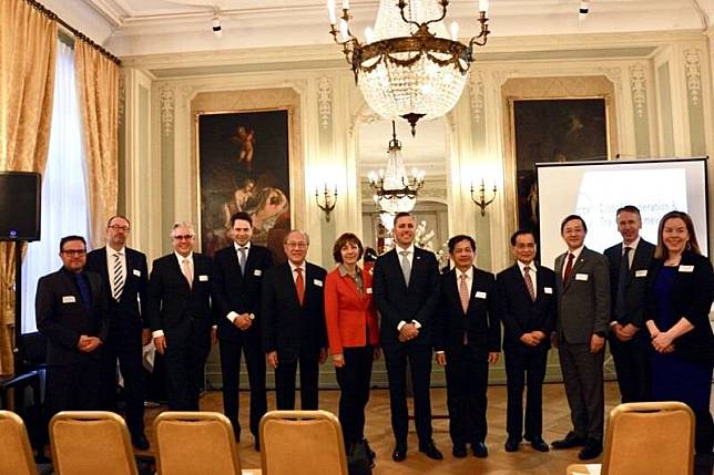 駐瑞士代表處與美國駐瑞士大使館13日以「經濟韌性與供應鏈重組」為題，在瑞士伯恩舉辦「全球合作暨訓練架構」（GCTF）研討會。（外交部提供）中央社記者吳昇鴻傳真 113年3月14日  
