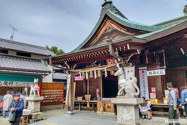 神社擺放御神籤的地方一般會用平假名おみくじ標示