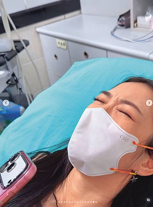 楊千霈在高雄演出前，膝蓋的傷勢惡化，送急診抽出兩管組織液。（翻攝自楊千霈IG）
