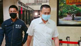 文山一分局偵查隊長陳俊銘，因涉嫌不當使用公基金，今(8/14)晚移送北檢偵辦。呂志明攝