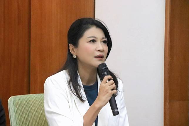 針對民進黨立委林楚茵日前使用中國用語「綠茶婊」形容徐巧芯的事件，作家楊渡認為，現在兩岸語言的趨同化越來越高，應該盡早結束審查「中國用語」的時代。 圖：翻攝自林楚茵臉書（資料照）