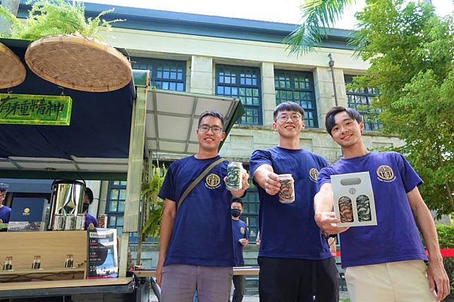 坪林青農推不含酒精「茶慶酒」  行動茶Bar雙北巡迴推廣