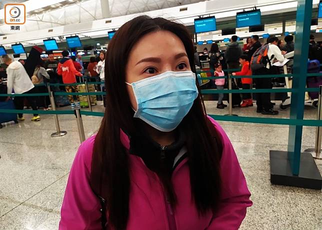 乘客李小姐表示擔心疫情爆發，因而返鄉探視父母。(吳建明攝)