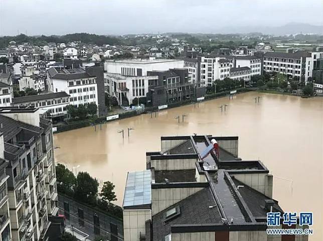 安徽省長江流域遭遇洪災，當局要求5市立即開始撤離工作。   圖：翻攝自澎湃新聞