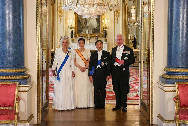 英國國王查爾斯三世(King Charles III)25日熱烈歡迎日本德仁天皇夫婦對英國展開的國是訪問。(FB/@TheBritishMonarchy)