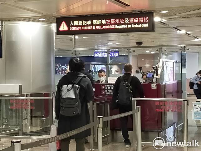旅客入境台灣都必須確實填寫在台地址等聯絡資料。   圖：林昀真/攝