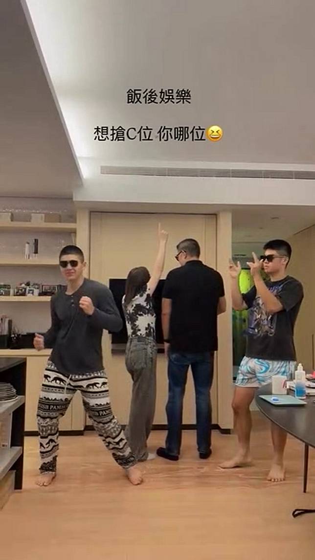 連勝文和蔡依珊的兩個兒子大秀舞技，客廳秒變舞池。（翻攝pattytsai13 IG）
