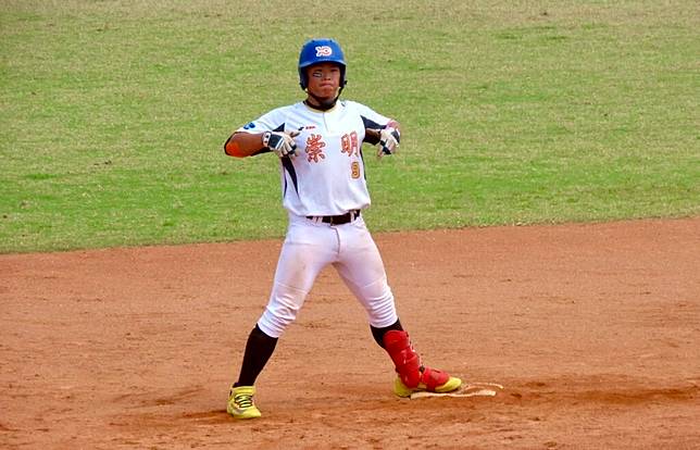 崇明林宥丞強打助隊打進國中硬式聯賽4強。（圖：學生棒聯提供）