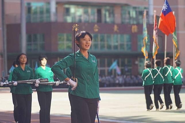 台中女中校友張舒閔表示，就她所知，不少同校畢業的同學、學姊們都相當懷念高中時光，她指出，在女校念書的經驗讓她得以跳脫社會框架，不再以性別自我設限，她相信，純女校的存在有助於推動性別平等。(圖：張舒閔提供)