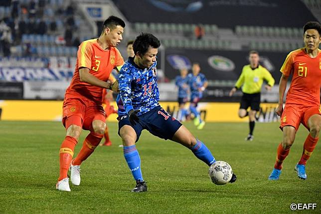 中國隊昨不但以1：2輸日本，陣中球員姜至鵬還做出危險犯規動作，引發爭議。(圖片取自東亞杯官網)