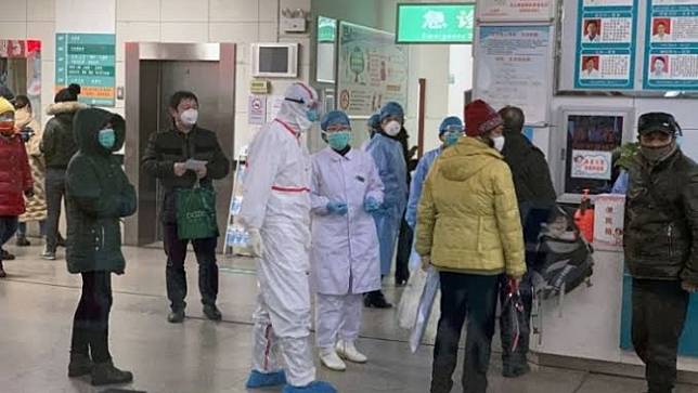 แพทย์จีนที่รักษาผู้ป่วยติดเชื้อโคโรนาไวรัสเสียชีวิตแล้ว