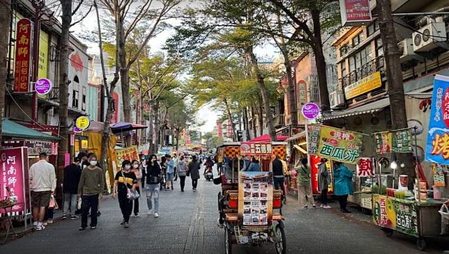 鹿港老街以1730萬1379人次拿下第一。（圖／翻攝自Google Map）