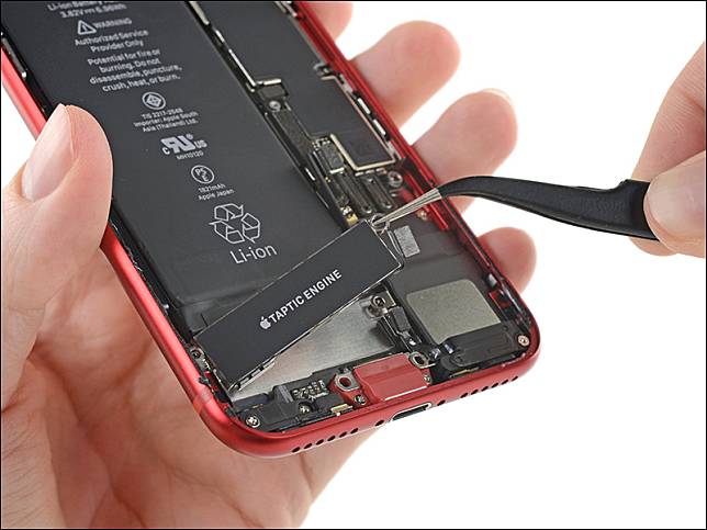 iFixit 拆解iPhone SE （第2 代）報告出爐，同時比較iPhone 8 零件互換 