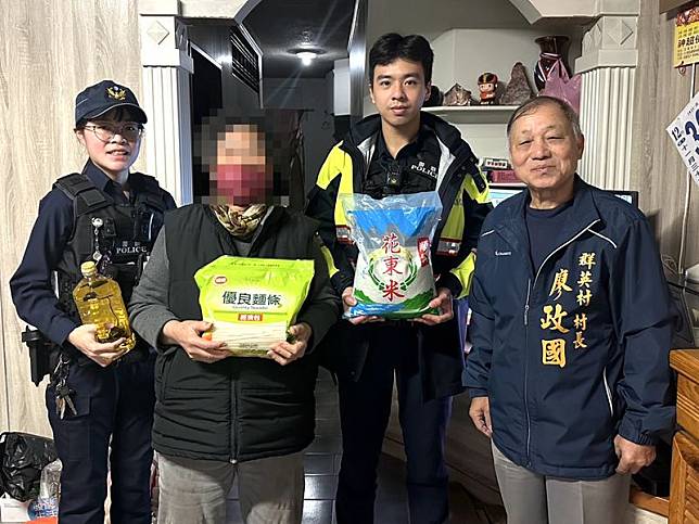 羅東警員自掏腰包幫助獨居老人展現暖心一面