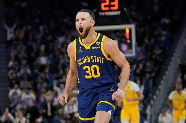 Stephen Curry在NBA全明星周落幕後的第一場比賽，砍下32分，率領金州勇士擊敗洛杉磯湖人