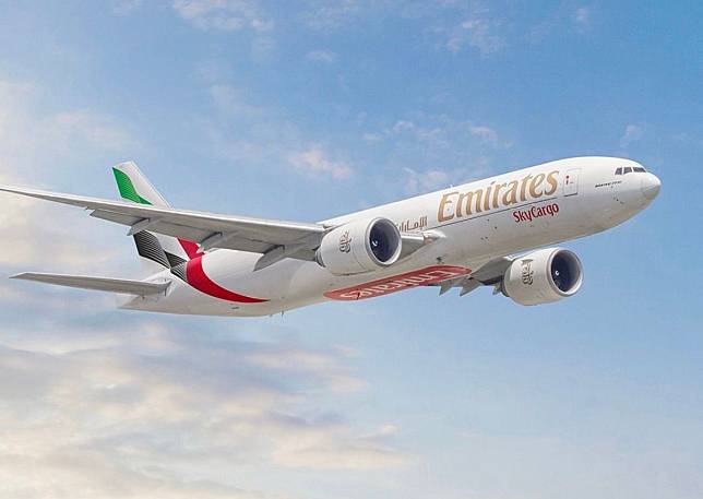 阿聯酋航空（Emirates）日前頒布禁令，全面禁止旅客攜帶呼叫器和對講機登機。（翻攝自IG@Emirates）