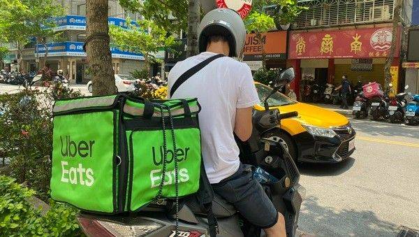 ▲疫情之下民眾更仰賴外送，Uber Eats公布全台10大巷仔內百元美食榜，盤點最受民眾歡迎的小吃店家。（資料照片／新北勞工局提供）