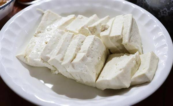 現在的豆腐沒有依循古法，加入許多修飾澱粉、添加物。（圖片來源／Pixabay）
