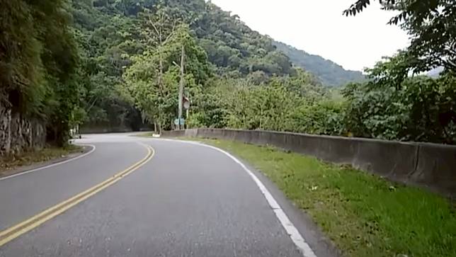 澳洲女婿馬修日前和妻子吵架後，獨自帶著薩克斯風攀爬台東東河海岸山脈，結果受困峭壁山洞，經多日搜救後今日終於尋獲。太報資料照