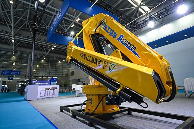 This photo taken on Nov. 15, 2024 shows a marine crane exhibited at the World Maritime Equipment Conference 2024 in Fuzhou, southeast China's Fujian Province. (Xinhua/Zhou Yi)