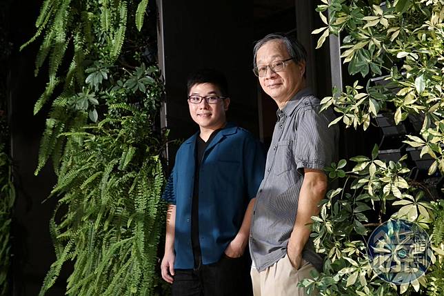 評審經驗豐富的小野（右）擔任張騰元（左）的監製，在後者申請相關補助階段提供不少專業意見。