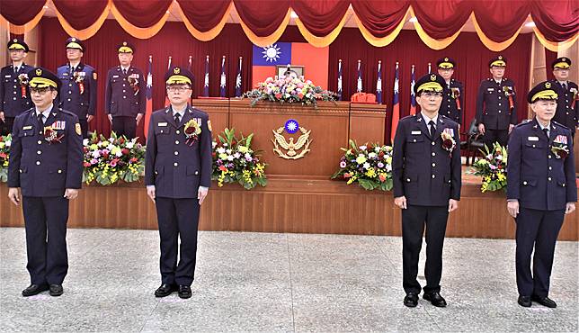 台南市警察局兩位副局長、主秘與督察長到任。（記者翁聖權攝）