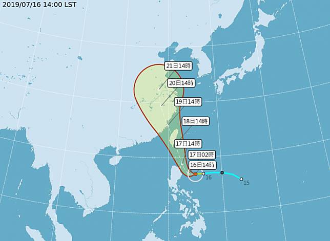 氣象局首報預測丹娜絲將在巴士海峽北轉，直撲台灣東南部地區。(中央氣象局)