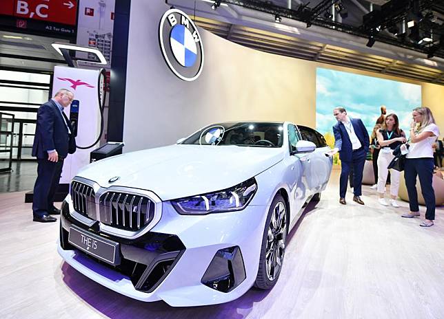 A BMW i5 electric car is displayed during the press preview of the 2023 International Motor Show (IAA) in Munich, Germany, Sept. 4, 2023. (Xinhua/Ren Pengfei)