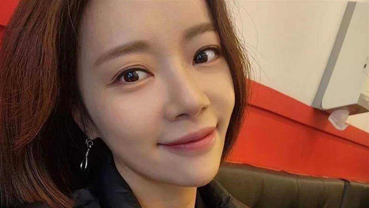 黃正音宣布離婚發文酸「老公很忙」：有4百人見過他| EBC 東森新聞| LINE TODAY