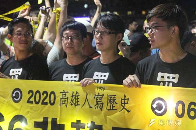 罷韓團體舉辦遊行宣傳投票活動，台北教育大學教授莊淇銘則批評，罷韓是明顯的「政治操作」，負面示範無疑是破壞民主最大傷害。（資料照，黃信維攝）