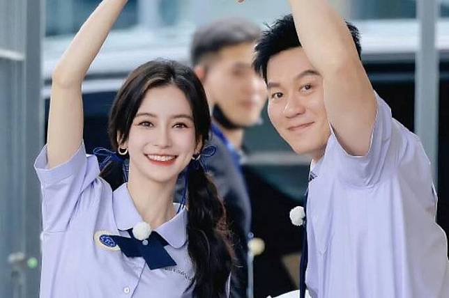 Angelababy(左)和李晨傳出戀愛ING。(翻攝自微博)