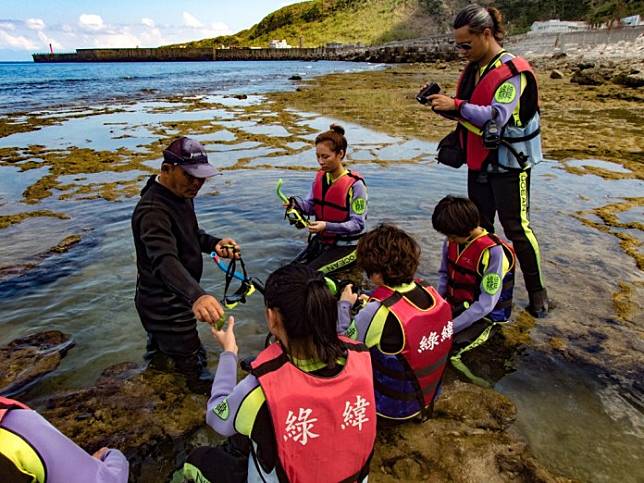 ▲綠島生態旅遊體驗-護蟹任務。（圖／Tripbaa趣吧！亞洲自由行專家）