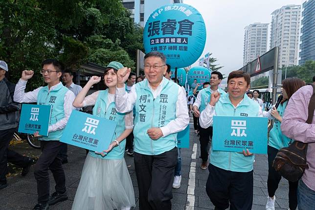 19日台灣民眾黨公布立委不分區名單，柯文哲表示，吳欣盈曾在2019年3、4月和民眾黨討論過長照議題，舉辦海選時吳欣盈又自己跑來。（民眾黨提供）