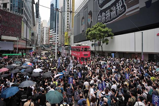 ▲大批香港民眾參與 524 大遊行。（圖／翻攝自《香港 01 》）
