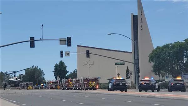 美國南加州橘郡台灣長老教會發生槍擊案，警方出動直升機前往處理。（圖片來源／翻攝臉書@alanageigerrr）