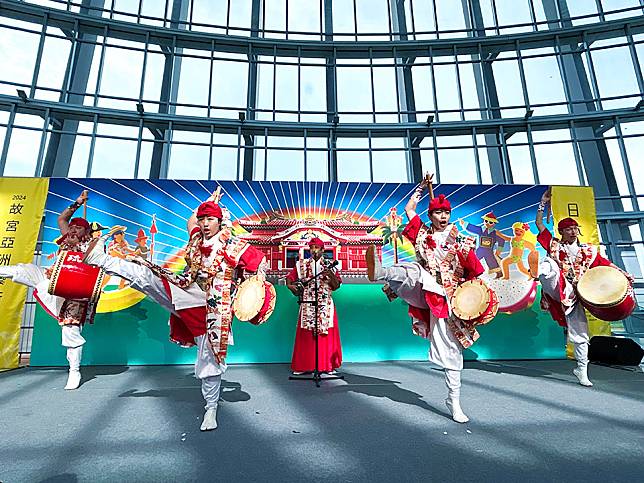 來自沖繩的太鼓踊表演。（記者湯朝村攝）