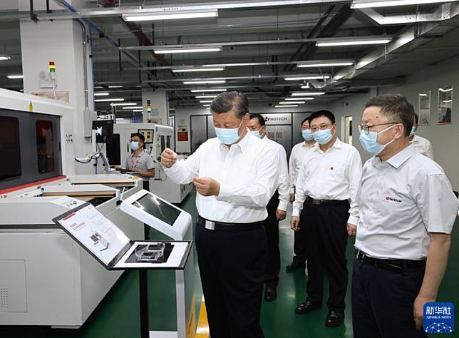 中國國家主席習近平視察晶片行業，要求在美國的科技封鎖下達成晶片自主。 圖:翻攝自新華社