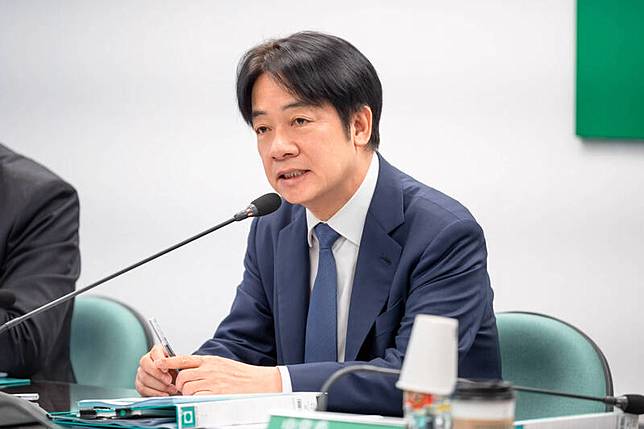 兼任民進黨主席的總統賴清德今宣告，在國安法制完備前採取3點作法，包含黨公職及黨工出入中港澳或與中國官方身分人員接觸，應事前報備、事後報告，並強化國安法治意識教育，也請各黨團訂定相應規範等。(圖由民進黨提供)