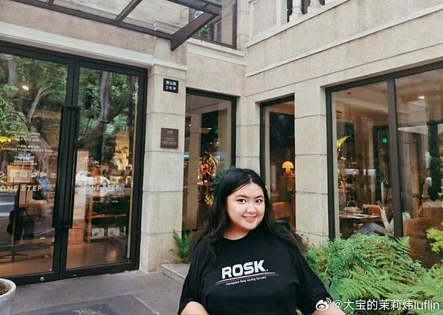 胡慧中的女兒何嘉珍是大尺碼網紅，棉花女孩的身材常受到攻擊。翻攝微博