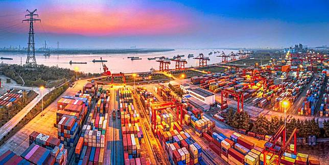 An aerial drone photo taken on Dec. 20, 2024 shows a view of the Yangluo Port in Wuhan, central China's Hubei Province. (Xinhua/Xiao Yijiu)