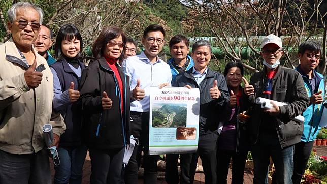 立委江啟臣邀請李永得部長會勘，力促白冷圳申請台灣世遺潛力點、重要文化景觀。（記者徐義雄攝）